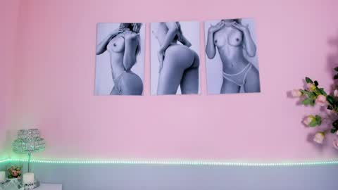 Snapshot of stefany_gonzales_ chatting on 05/13/26, 12:24 Stefany online show from 05/13/26, 12:24