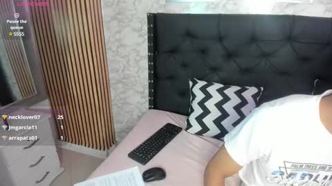 stefany_pablo1 online show from 02/11/25, 03:29