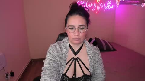 Snapshot of stefanyhotmilf chatting on 12/31/24, 07:42 stefany online show from 12/31/24, 07:42