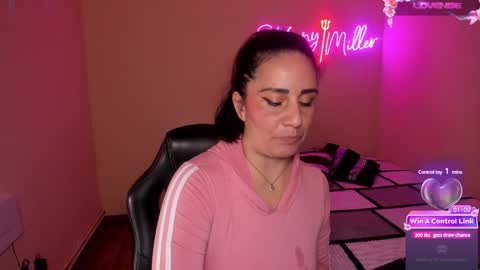 Snapshot of stefanyhotmilf chatting on 01/10/25, 09:44 stefany online show from 01/10/25, 09:44
