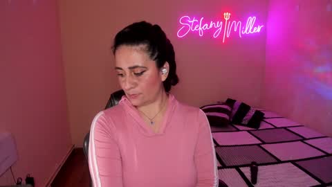 Snapshot of stefanyhotmilf chatting on 01/10/25, 12:47 stefany online show from 01/10/25, 12:47