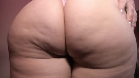 Snapshot of stefanyhotmilf chatting on 01/20/25, 04:45 stefany online show from 01/20/25, 04:45