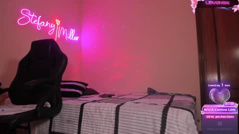 Snapshot of stefanyhotmilf chatting on 02/18/25, 03:21 stefany online show from 02/18/25, 03:21
