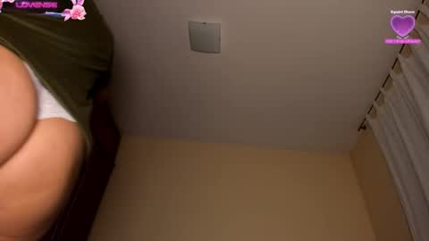 Snapshot of stefanyhotmilf chatting on 09/23/25, 04:26 stefany online show from 09/23/25, 04:26