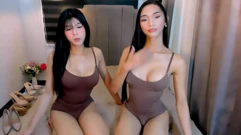 Snapshot of steffani_deluxe chatting on 04/17/26, 04:04 STEF online show from 04/17/26, 04:04