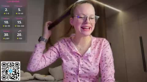 Snapshot of steffi_meoww chatting on 04/21/26, 10:23 STEFI Streams every day from 10 PM GTM1 online show from 04/21/26, 10:23