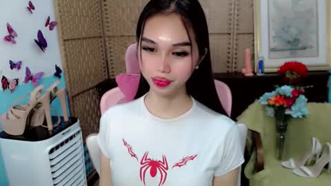 Snapshot of steffybabe chatting on 09/25/25, 04:54 steffybabe online show from 09/25/25, 04:54