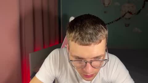 Snapshot of stefikit chatting on 10/29/25, 07:04 Stefi and Akin online show from 10/29/25, 07:04