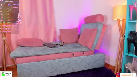 Snapshot of stefiqueen_11_ chatting on 02/20/25, 05:55 StefBri online show from 02/20/25, 05:55