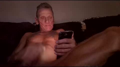 Snapshot of stefy1037 chatting on 11/21/25, 08:13 stefy1037 online show from 11/21/25, 08:13