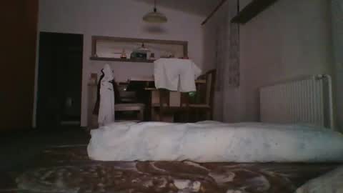 steki038434 online show from 10/30/25, 07:25