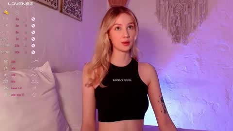 Snapshot of stela_artois chatting on 03/04/25, 05:45 My name is Stella Nice to meet you Fav Pattern is 111 boobs are real online show from 03/04/25, 05:45