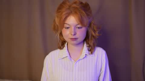 Stella online show from 09/16/25, 01:50