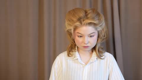 Stella online show from 10/08/25, 01:14