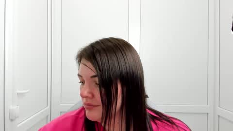 Snapshot of stella_la_ chatting on 05/18/26, 09:15 Stella online show from 05/18/26, 09:15