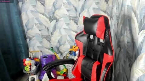 Snapshot of stella_leex chatting on 10/23/25, 02:11 Stella online show from 10/23/25, 02:11