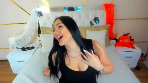 Stella Nelson online show from 11/03/25, 07:53