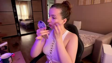Snapshot of stella_rass chatting on 06/25/26, 06:07 Stella online show from 06/25/26, 06:07