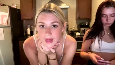 Snapshot of stella_rose20 chatting on 04/30/26, 08:57 Stella Rose online show from 04/30/26, 08:57