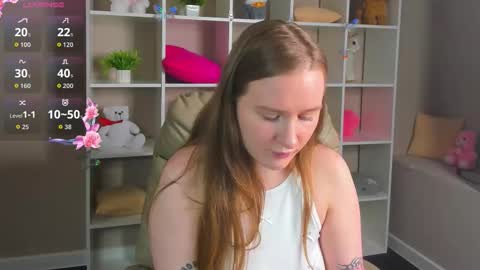 Snapshot of stella_soul chatting on 03/25/26, 01:11 Stella online show from 03/25/26, 01:11