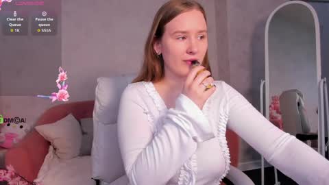 Snapshot of stella_soul chatting on 04/04/26, 12:42 Stella online show from 04/04/26, 12:42