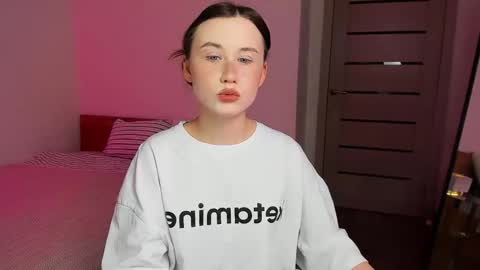 stella_sunny online show from 11/02/25, 12:46