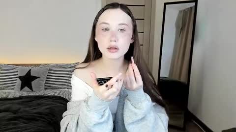 Snapshot of stella_sunny chatting on 03/05/26, 04:25 stella_sunny online show from 03/05/26, 04:25