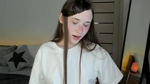 Snapshot of stella_sunny chatting on 05/15/26, 01:34 stella_sunny online show from 05/15/26, 01:34