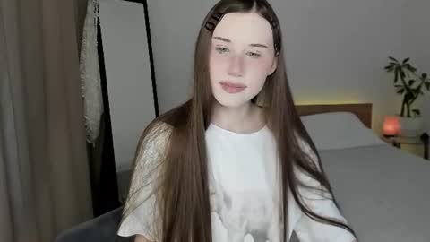 Snapshot of stella_sunny chatting on 07/16/26, 01:17 stella_sunny online show from 07/16/26, 01:17