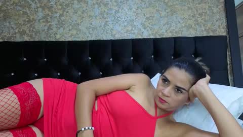 Estella online show from 11/11/25, 10:43