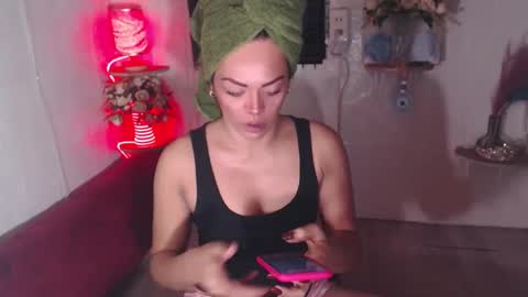 stella online show from 03/12/25, 09:56