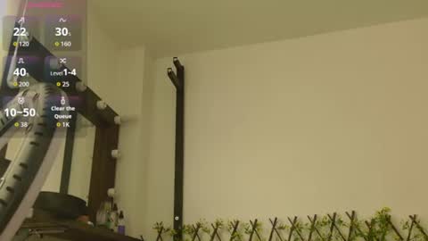 Snapshot of stellaciel_ chatting on 07/09/26, 04:44 S T E L L A online show from 07/09/26, 04:44