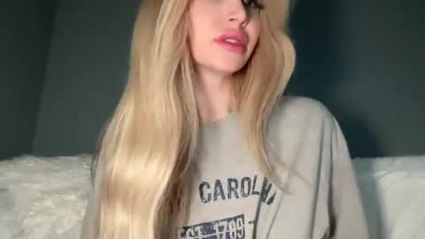 Snapshot of stellacummings chatting on 01/31/25, 06:46 Stella Bella online show from 01/31/25, 06:46