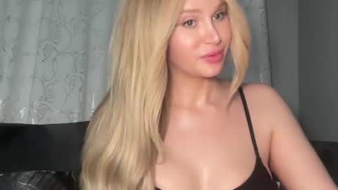 Snapshot of stellacummings chatting on 03/15/26, 04:51 Stella Bella online show from 03/15/26, 04:51