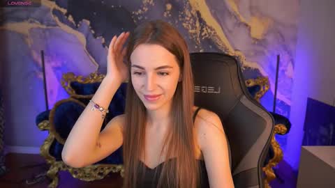 stellahoneywell online show from 10/28/25, 01:58