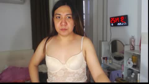 Snapshot of stellahugets chatting on 05/17/26, 01:14 Stella online show from 05/17/26, 01:14