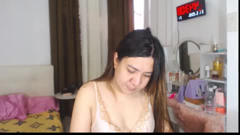 Snapshot of stellahugets chatting on 05/31/26, 08:43 Stella online show from 05/31/26, 08:43