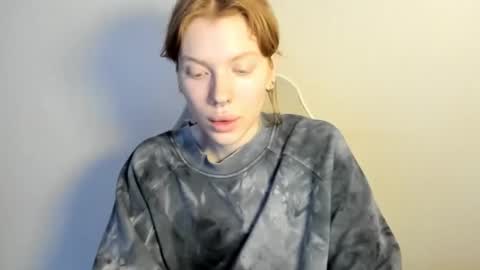 S T E L L A online show from 12/18/25, 08:31