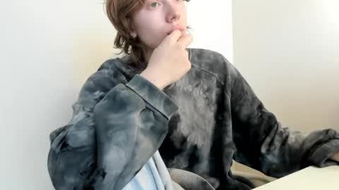 S T E L L A online show from 02/10/26, 08:07