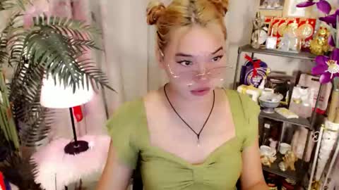 Snapshot of stellaxtemptationx chatting on 04/13/26, 01:00 Stella sweet online show from 04/13/26, 01:00