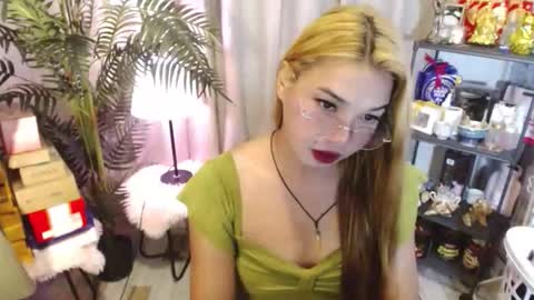 Snapshot of stellaxtemptationx chatting on 04/14/26, 05:46 Stella sweet online show from 04/14/26, 05:46