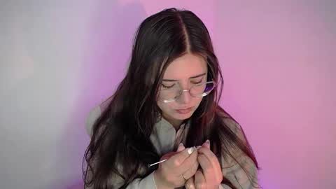 Emma online show from 09/19/25, 01:18