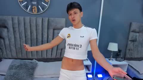 Stephane Rouss online show from 10/22/25, 07:46