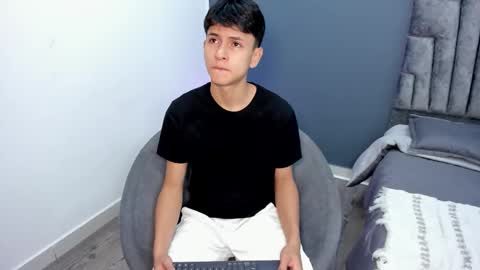 Stephane Rouss online show from 12/01/25, 08:14