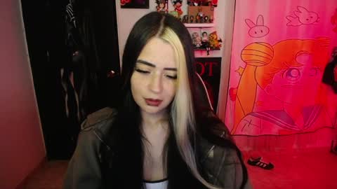 Snapshot of stephani_rousso chatting on 04/07/26, 11:04 joha cosmo online show from 04/07/26, 11:04