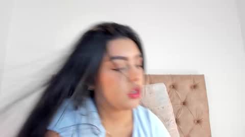 Stephania  online show from 09/18/25, 09:22