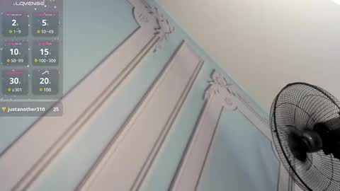 Snapshot of stephania_diamond chatting on 01/19/25, 09:44 online show from 01/19/25, 09:44