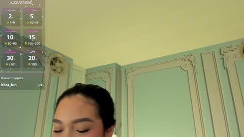 Snapshot of stephania_diamond chatting on 01/24/25, 08:55 online show from 01/24/25, 08:55