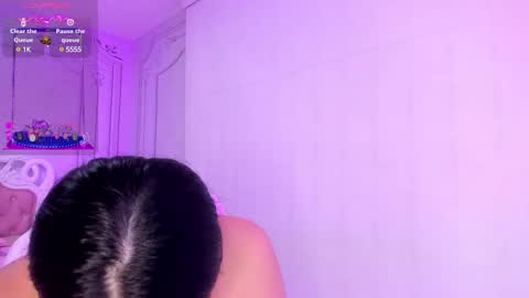 Snapshot of stephania_diamond chatting on 02/20/25, 01:03 online show from 02/20/25, 01:03