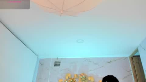 Snapshot of stephania_diamond chatting on 03/07/25, 02:15 online show from 03/07/25, 02:15